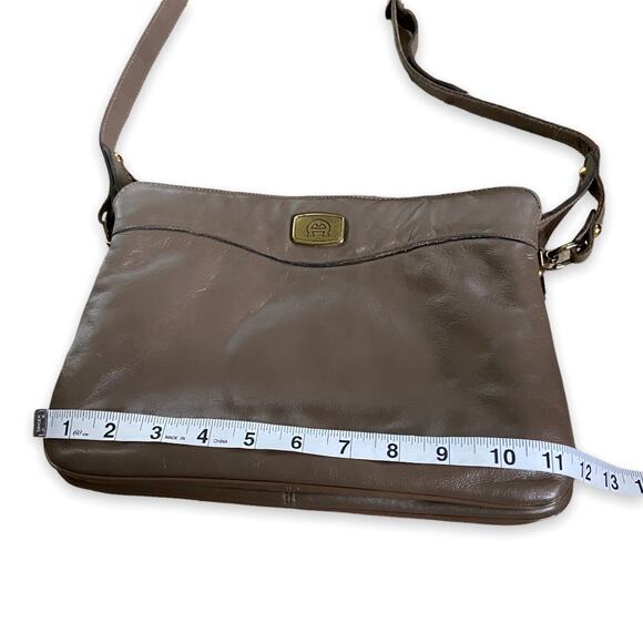 Etienne‎ Aigner Taupe Brown Shoulder Bag Accordian Purse Lots of Pockets - Picture 6 of 9